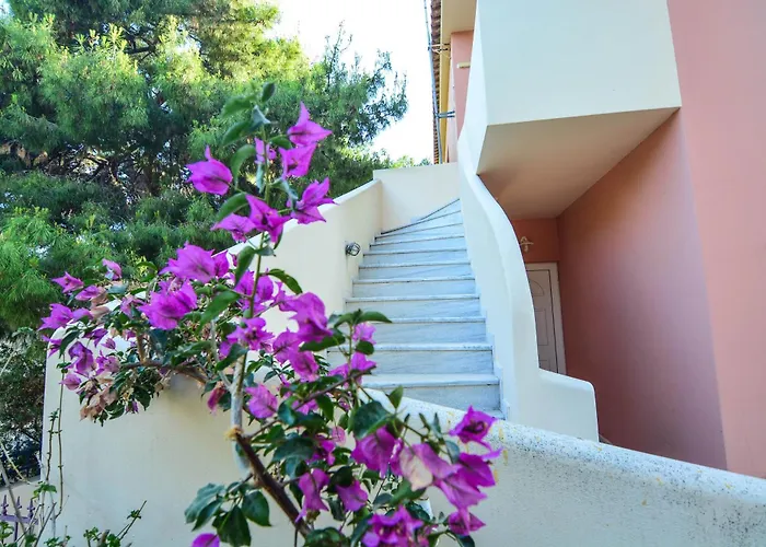 Apart-hotel Epavlis 3*