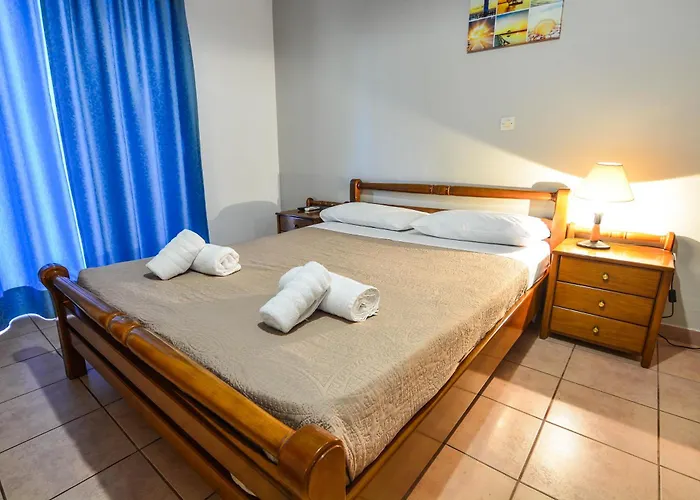 Apart-hotel Epavlis 3*