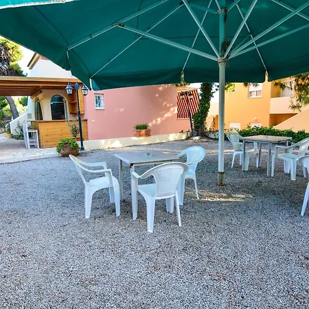 Apart Otel Epavlis 3*