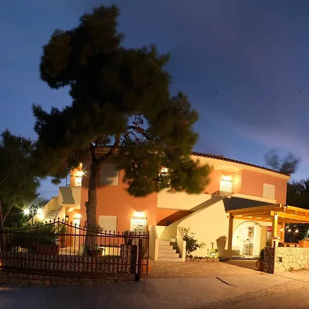 Apart Otel Epavlis 3*