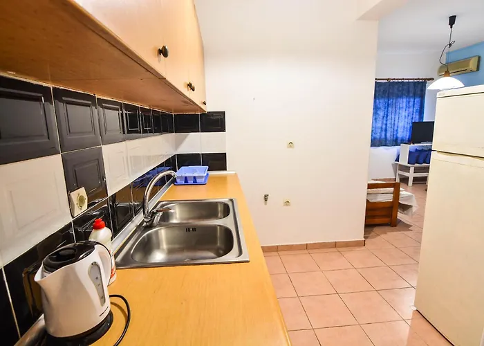 Epavlis מלון דירות פורטו הלי