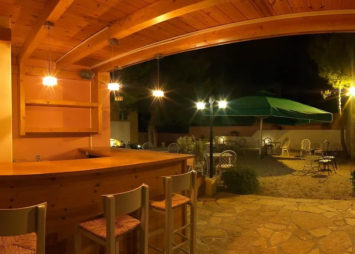 Epavlis מלון דירות